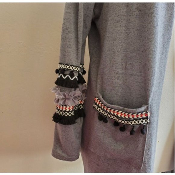 Andthewhy Size S cardigan sweater coverup grey gray long sleeve pockets - Picture 2 of 7